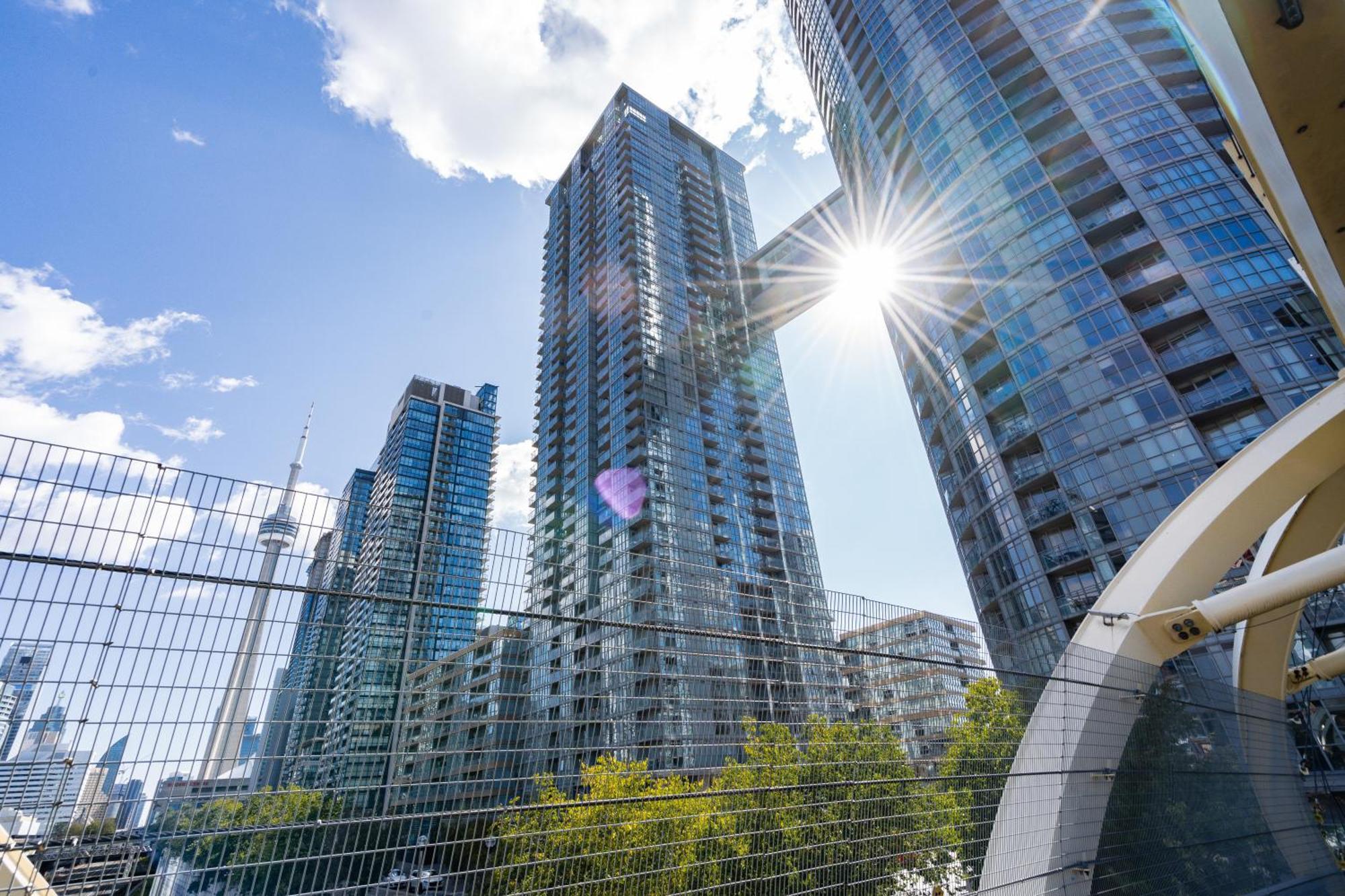 Exquisite Condos By Cn Tower With Parking Toronto Eksteriør bilde
