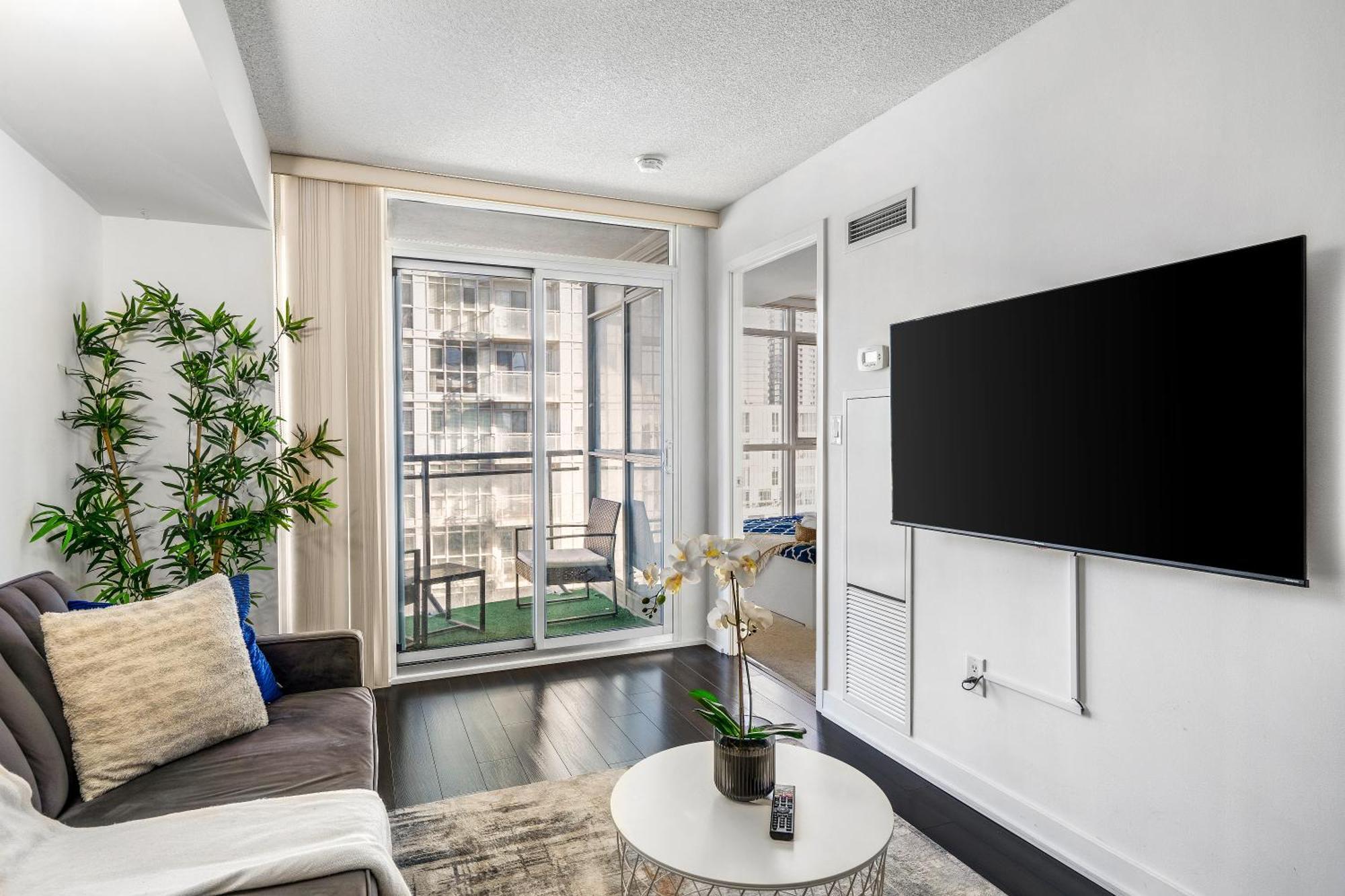 Exquisite Condos By Cn Tower With Parking Toronto Eksteriør bilde